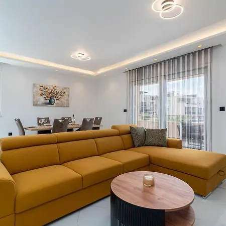 Maria トロギール